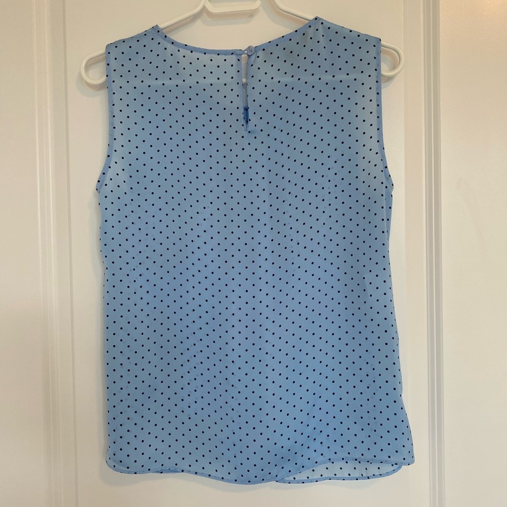NWOT Cute Polka dot Blouse. - Picture 7 of 9